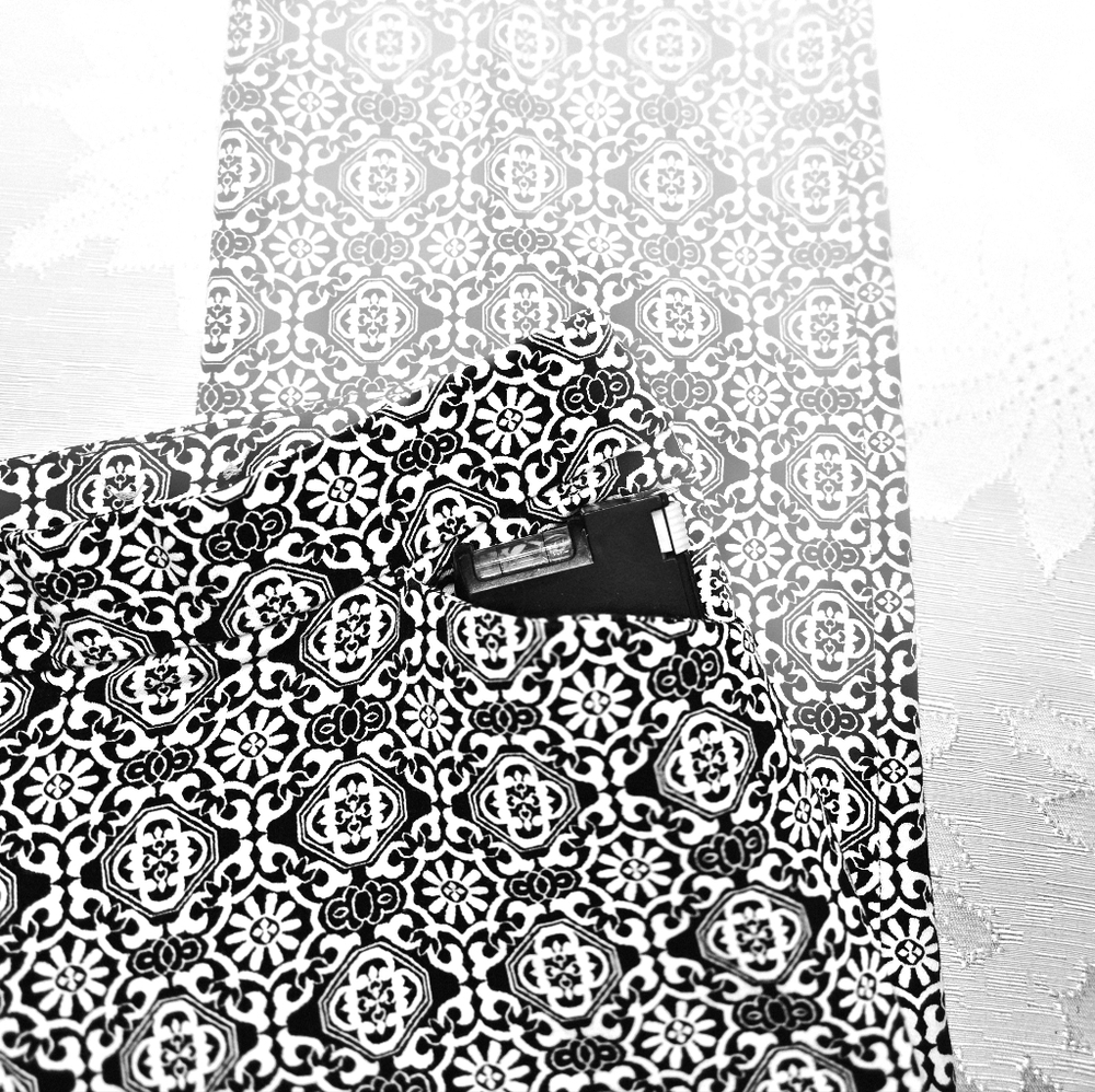 Chico's Size 1 Patterned Slacks - Picture 4 of 5